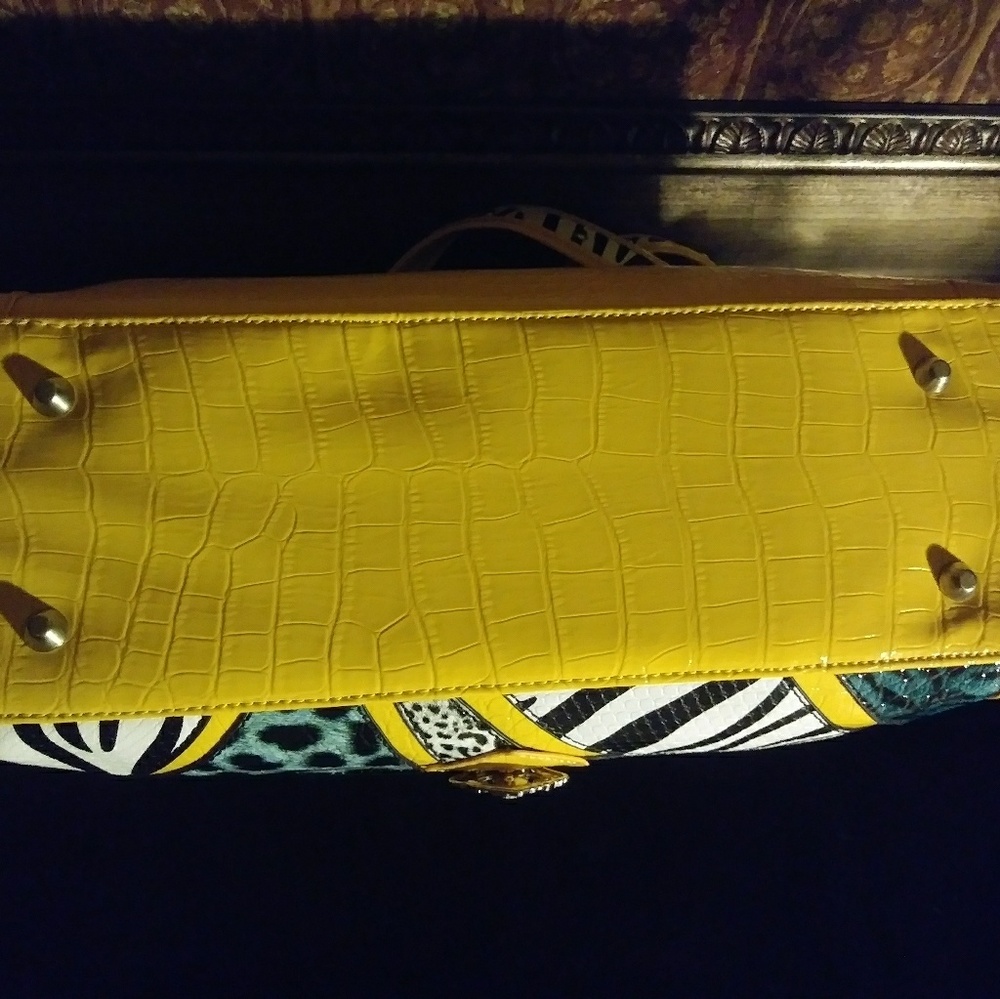 YELLOW 🆕SATCHEL✨🆒👀 - Picture 5 of 8